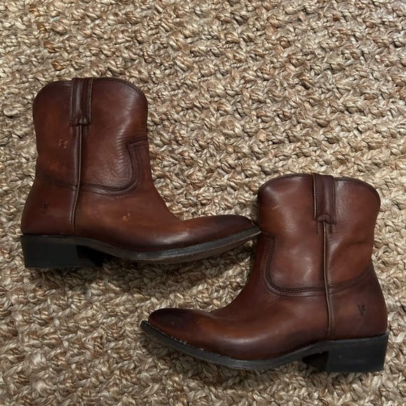 Frye Billy Short - Picture 1 of 4